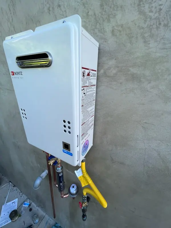 Tankless water heater installation for Caddo Park homes